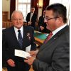 Fritz Brey mit dem Bundesverdienstkreuz am Bande des Verdienstordens der Bundesrepublik Deutschland ausgezeichnet
 - Foto: (c) ff - vfz